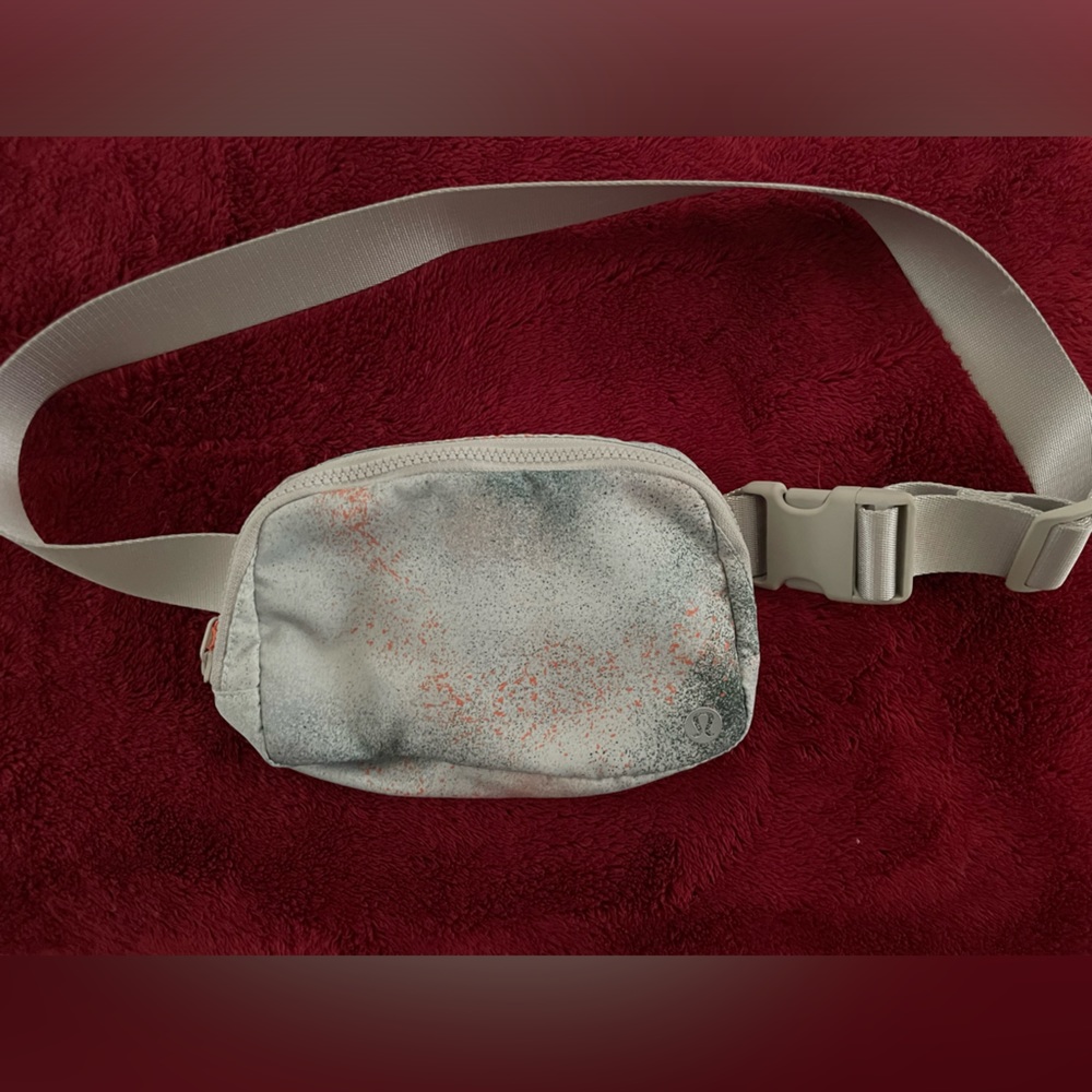 Lululemon crossbody